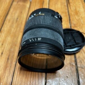 Sigma 18-200mm F3.5-6.3 Contemporary DC Macro OS HSM Lens for Canon